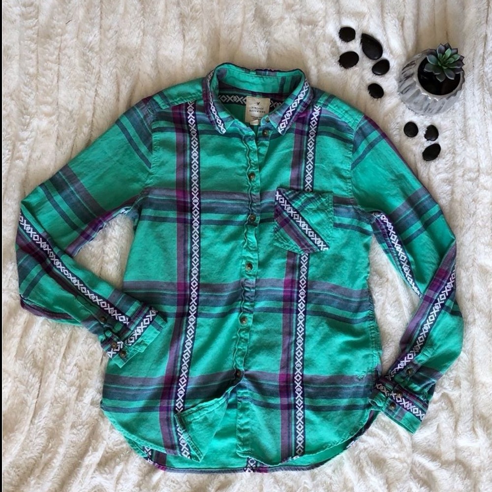 American Eagle boyfriend flannel print shirt 🍀